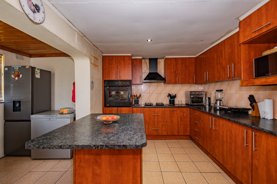 4 Bedroom Property for Sale in Bishop Lavis Western Cape